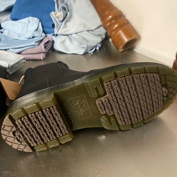 Dr. Martens Slip resistant Black Chelsea Boots - Picture 3 of 4